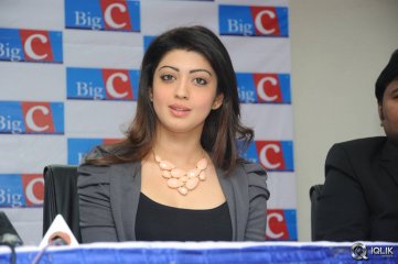Pranitha Launches Big C Dussehra Offers